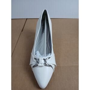 NWT LAMO Easy Street Women's Heel's White Size 8